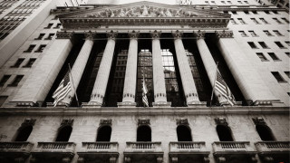 Wall Street: Η χειρότερη χρονιά από το 2008 - Απώλειες 5,6% για τον Dow Jones σε ετήσια βάση