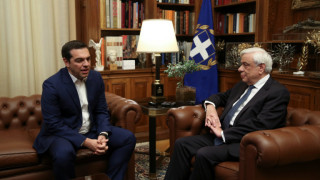 Εκλογές 2019: Ο πρωθυπουργός υπέβαλε την παραίτηση της κυβέρνησης στον Πρόεδρο της Δημοκρατίας